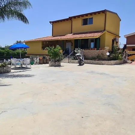 Dependance Con Piscina *